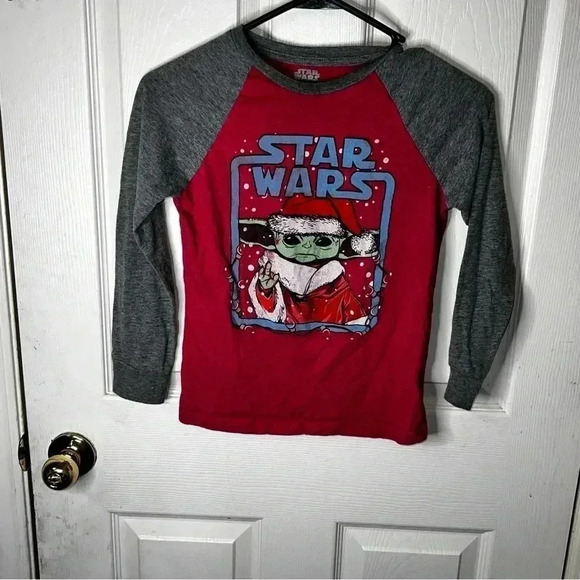 Boys Red With Grey Sleeves Baby Yoda Christmas Baseball Tee Size Medium - Picture 1 of 6